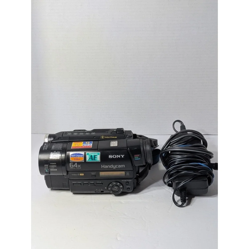 Sony Handycam CCD-TR67 8mm Analog Camcorder Battery And Charger Tested Working